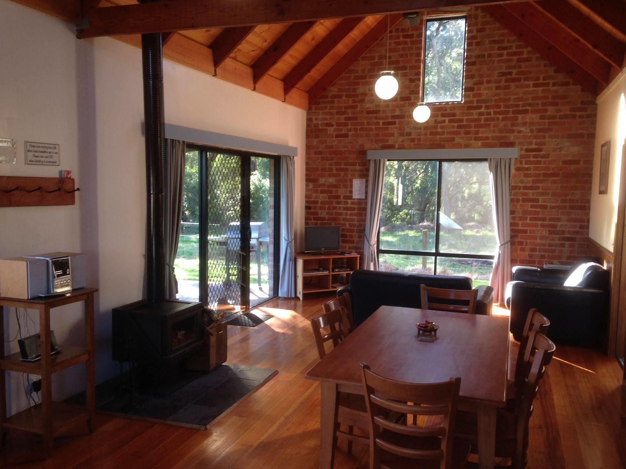 Prom Coast Holiday Lodge Waratah Bay Bagian luar foto